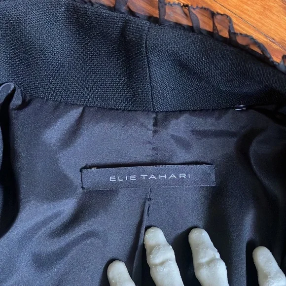 🖤 SOLD 🖤 Black Fitted Wool Blazer Jacket with Lace Trim by Elie Tahari ~ 4 - Picture 10 of 14